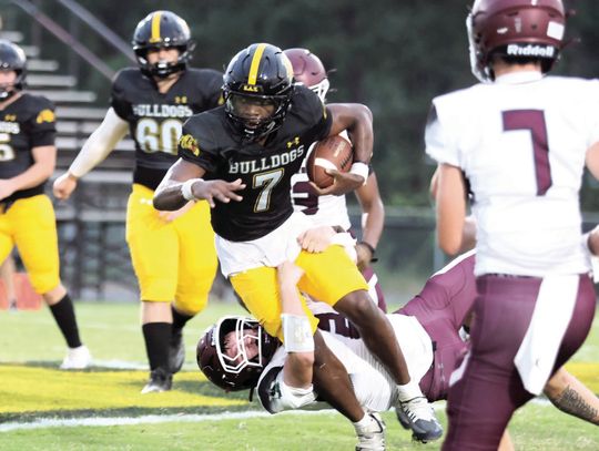 Bulldogs Win Against Foreman Gators 38-14