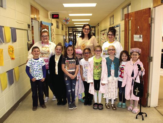 Hampton Elementary Celebrates the 100th Day of School Kids dressed