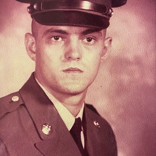 Robert Wayne Mosley ( Bobby),